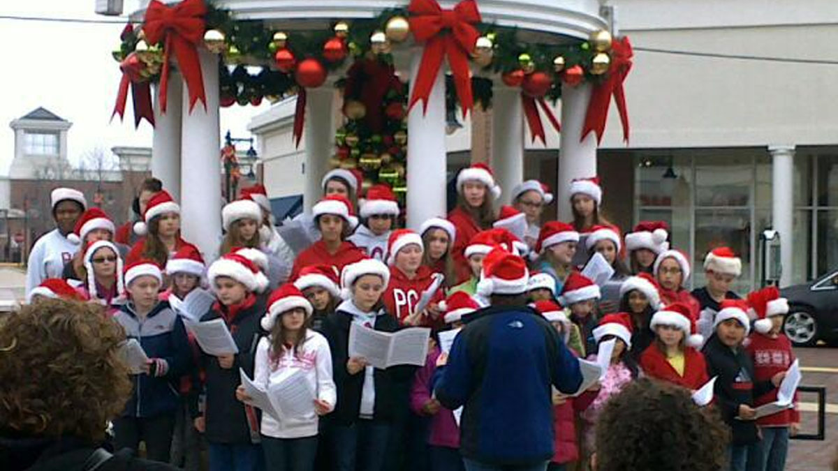 Holiday Choir Performances at Deer Park Town Center